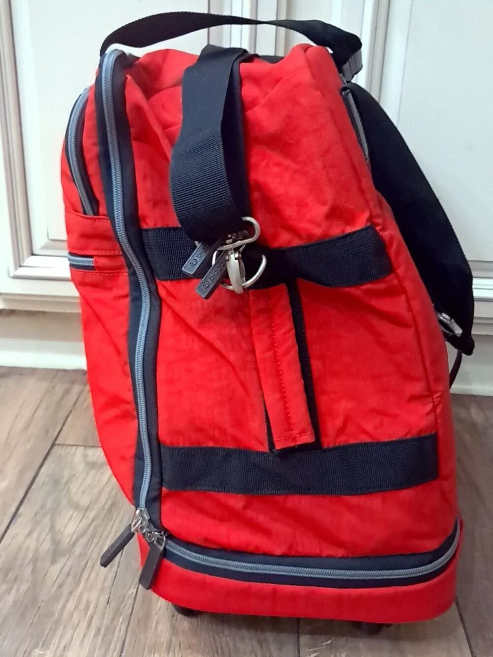 Biaggi Rolling Red Spinner Carry-On Duffle bag luggage foldable Microfold Zipsak